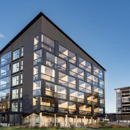Modern Apartment Near Tampereen Messukeskus, With Own Private And Free Parking מראה חיצוני תמונה