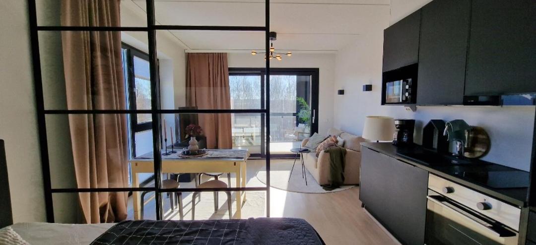 Modern Apartment Near Tampereen Messukeskus, With Own Private And Free Parking מראה חיצוני תמונה